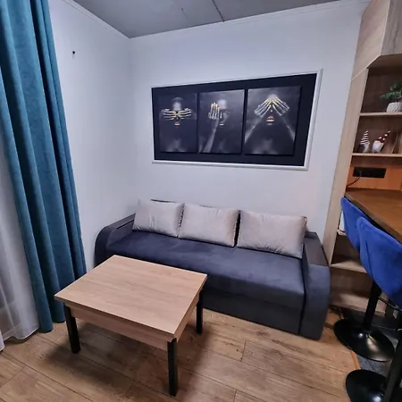 поруч залізничного вокзалу Lviv