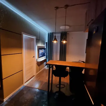 поруч залізничного вокзалу Lviv