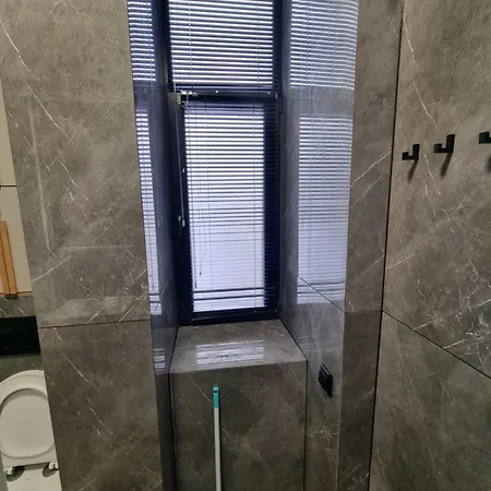 поруч залізничного вокзалу Appartement Lviv