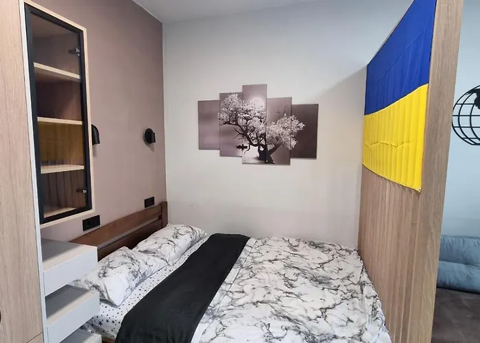 поруч залізничного вокзалу Apartamento Lviv