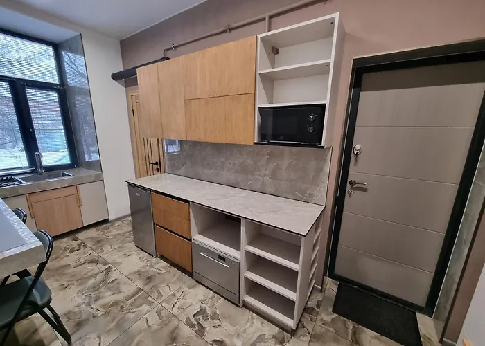 поруч залізничного вокзалу Apartamento Lviv