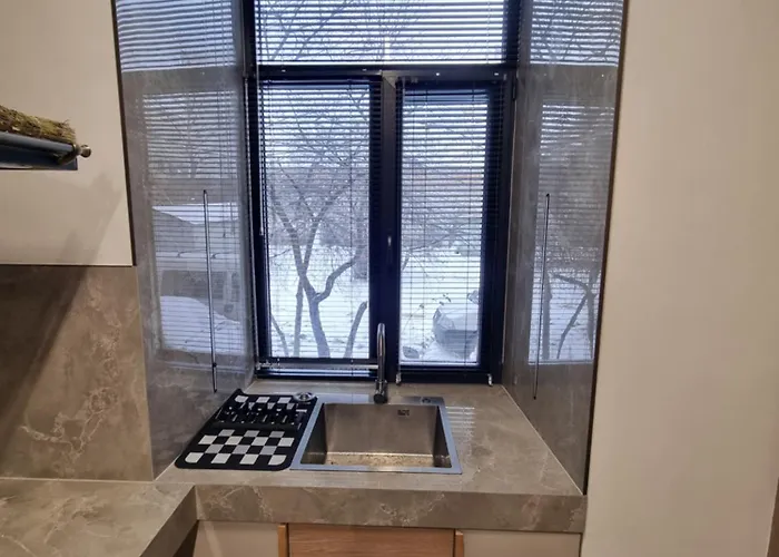 поруч залізничного вокзалу Apartamento Lviv