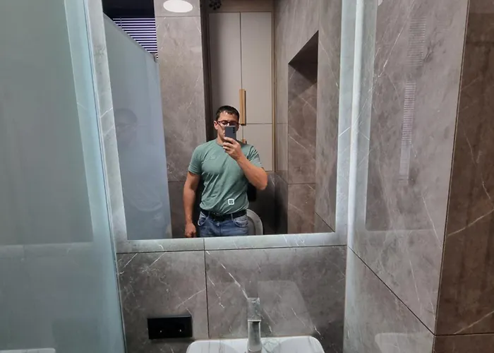 поруч залізничного вокзалу Апартаменты *